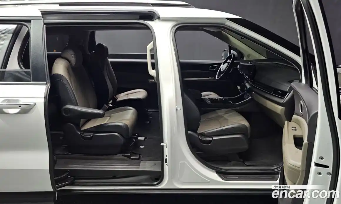 Kia Carnival 2024 2.2 автомат (гидро), фото 16