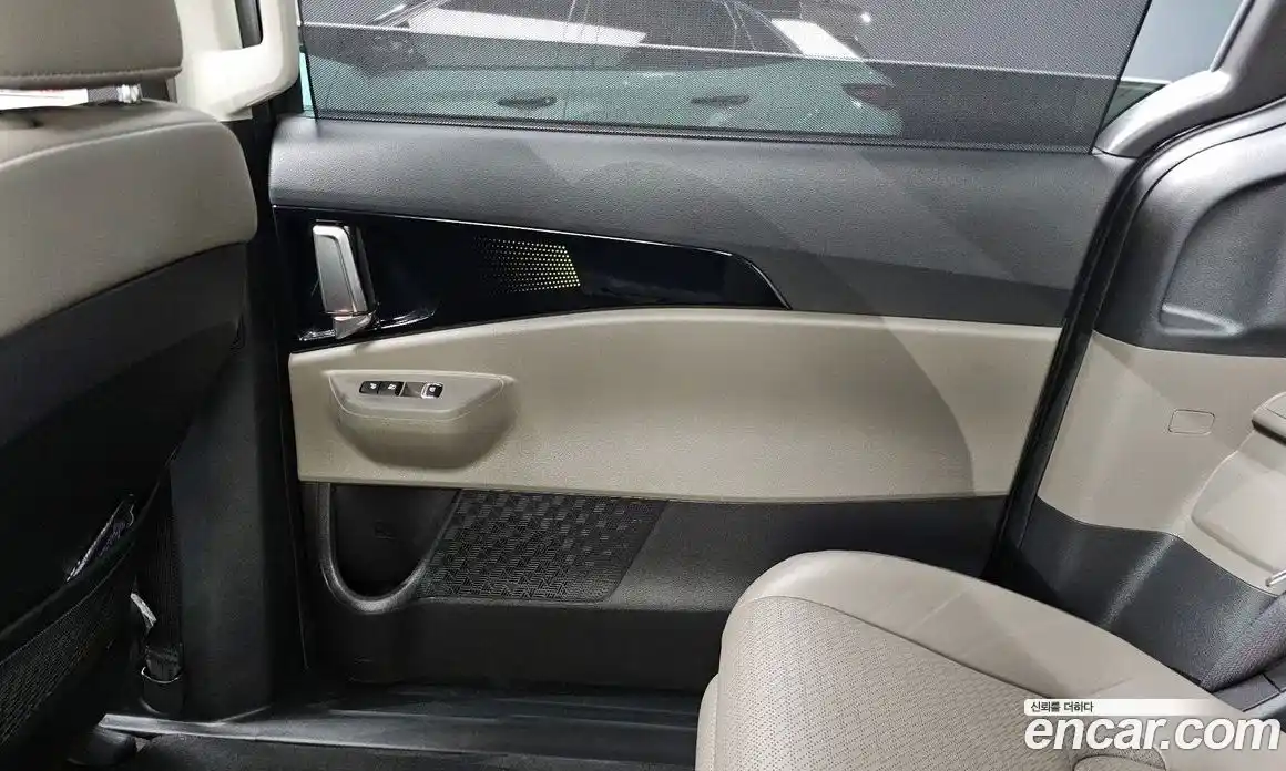 Kia Carnival 2024 1.6 автомат (гидро), фото 15