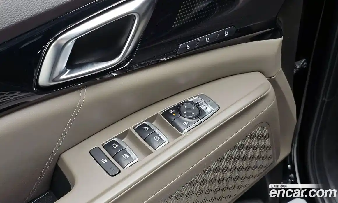Kia Carnival 2024 1.6 автомат (гидро), фото 26