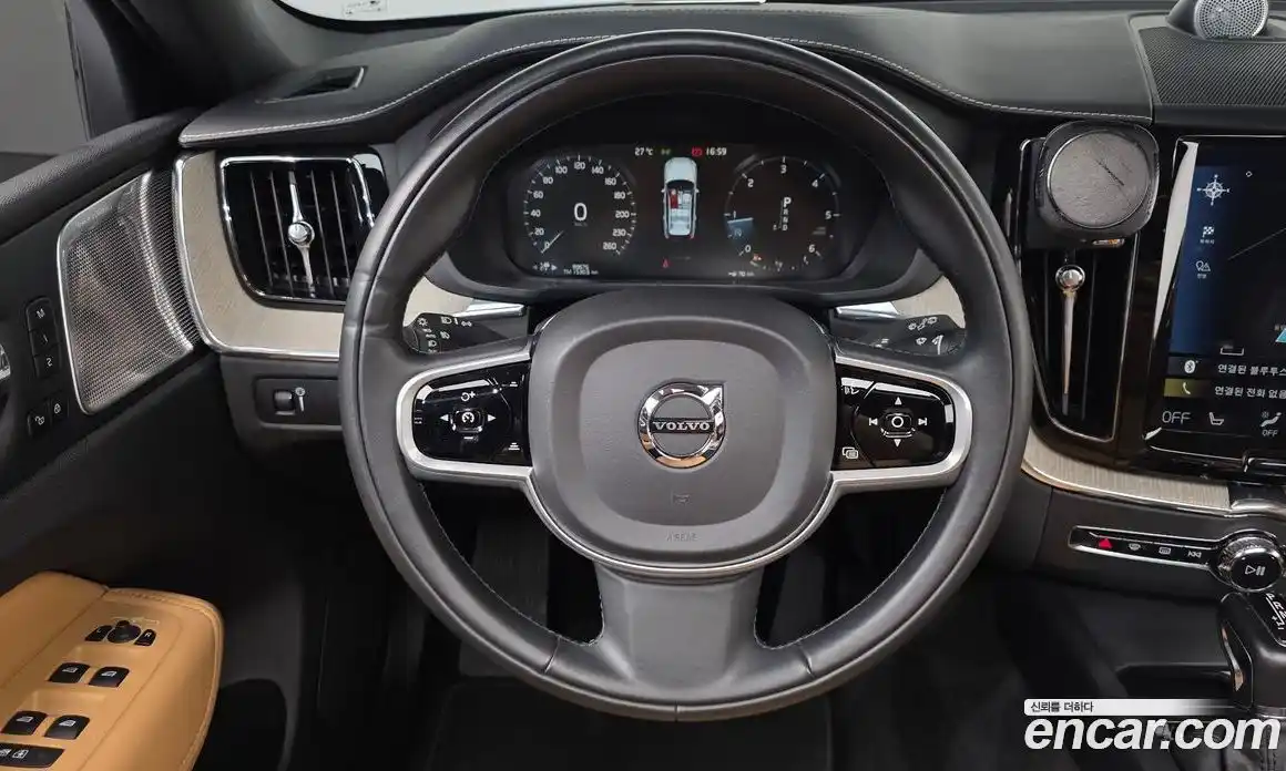 Volvo XC60 2018 2.0 автомат (гидро), фото 13