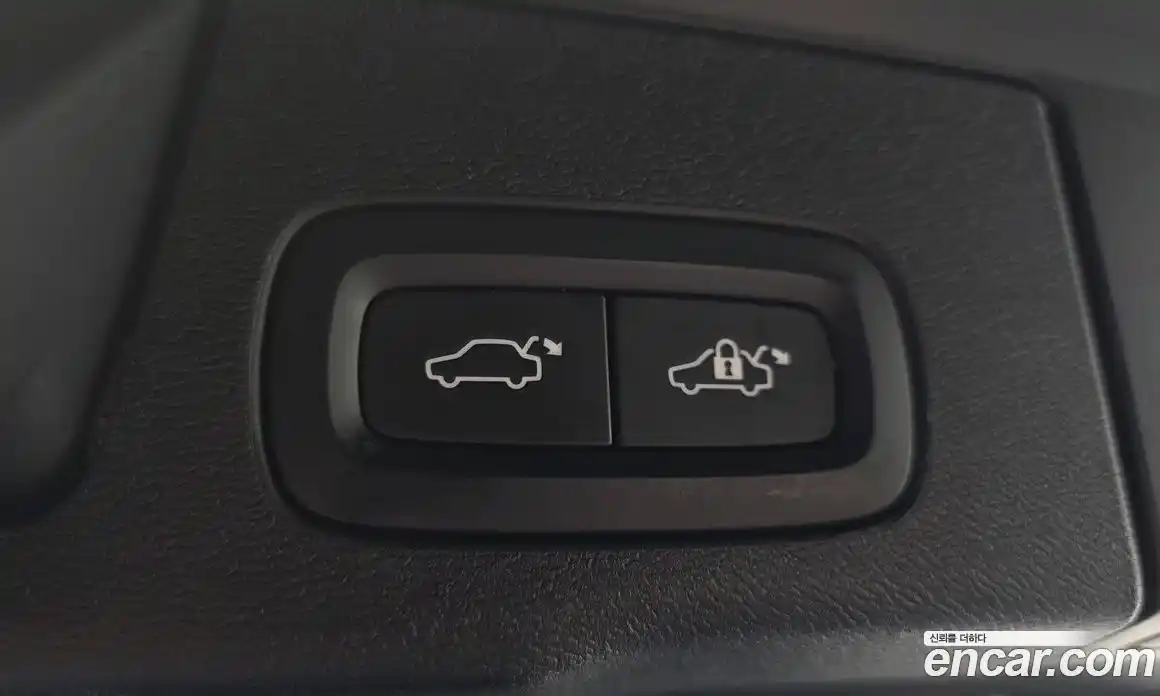 Volvo XC60 2018 2.0 автомат (гидро), фото 16