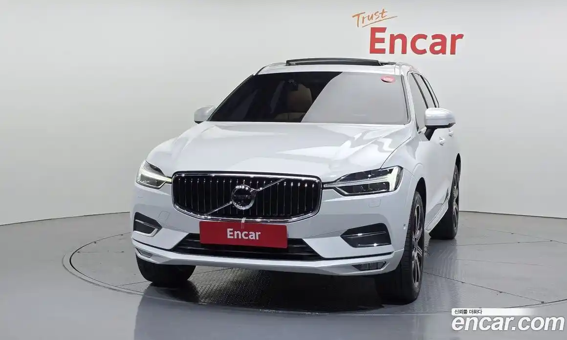 Volvo XC60 2018 2.0 автомат (гидро), фото 3