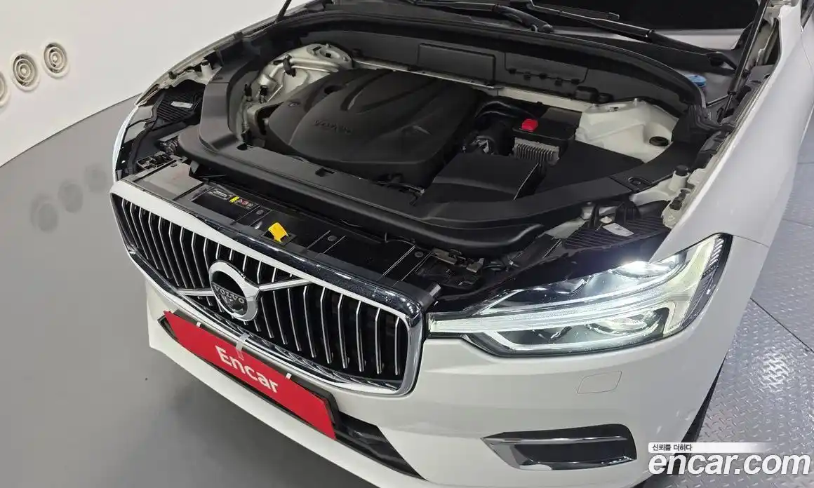 Volvo XC60 2018 2.0 автомат (гидро), фото 6