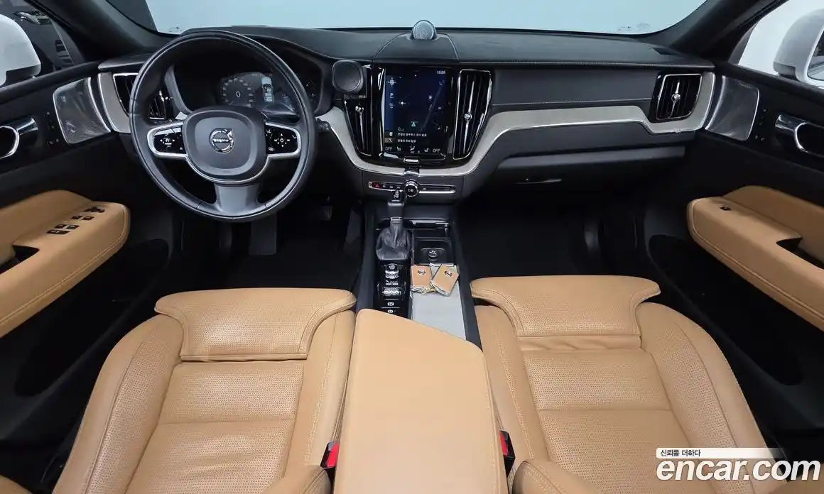 Volvo XC60 2018 2.0 автомат (гидро), фото 7