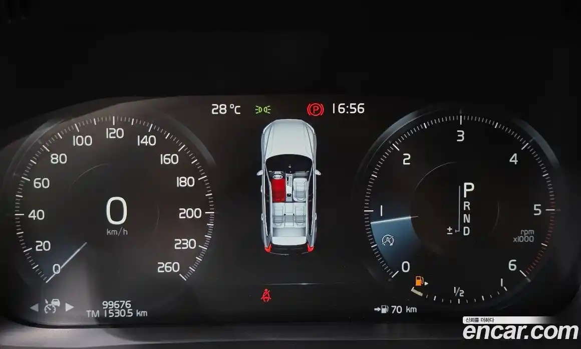 Volvo XC60 2018 2.0 автомат (гидро), фото 8
