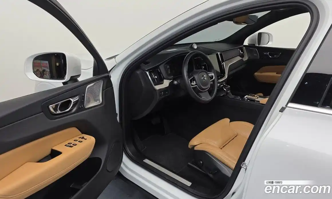 Volvo XC60 2018 2.0 автомат (гидро), фото 10