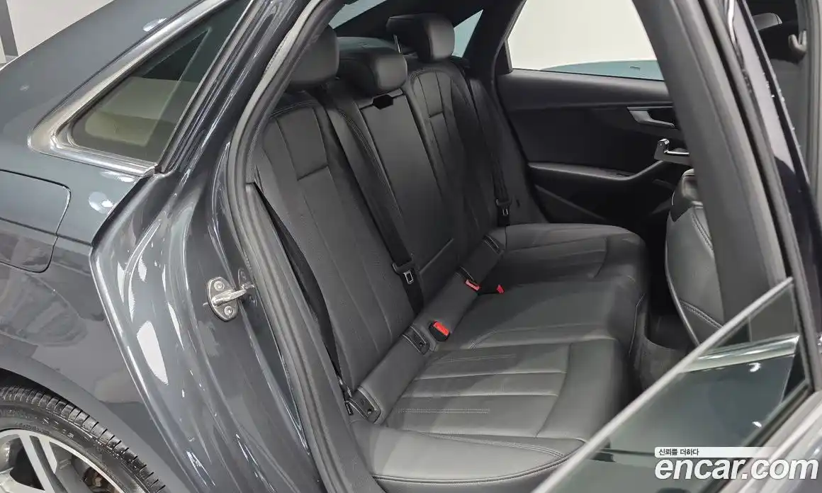 Audi A4 2019 2.0 автомат (гидро), фото 11