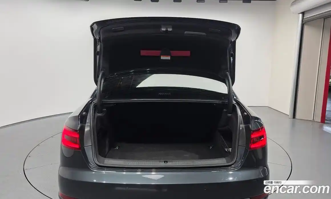 Audi A4 2019 2.0 автомат (гидро), фото 20