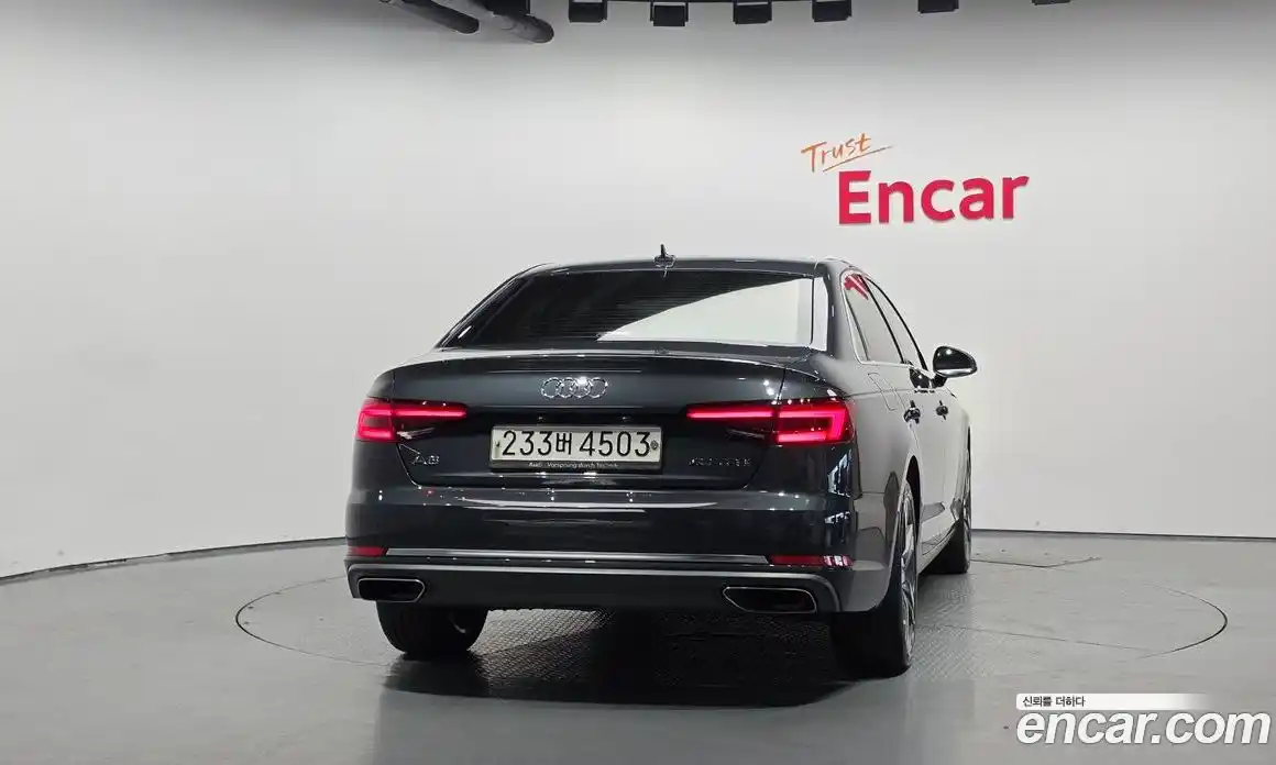 Audi A4 2019 2.0 автомат (гидро), фото 4