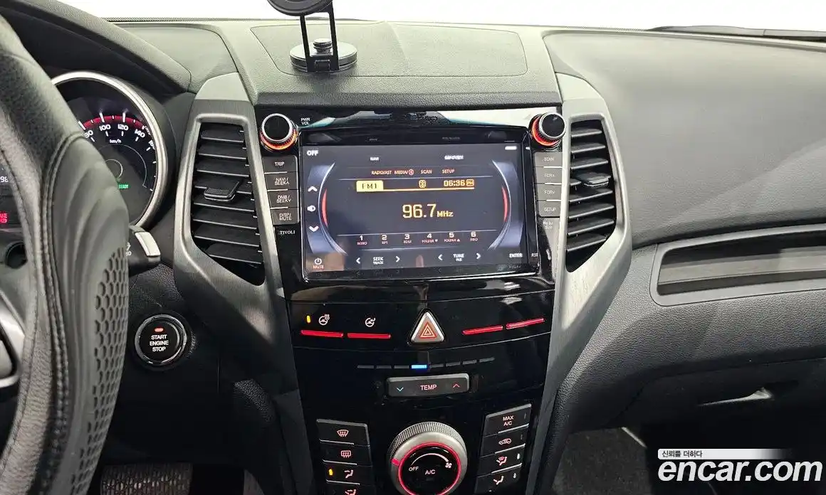 SsangYong TIBOLI 2018 1.6 автомат (гидро), фото 13