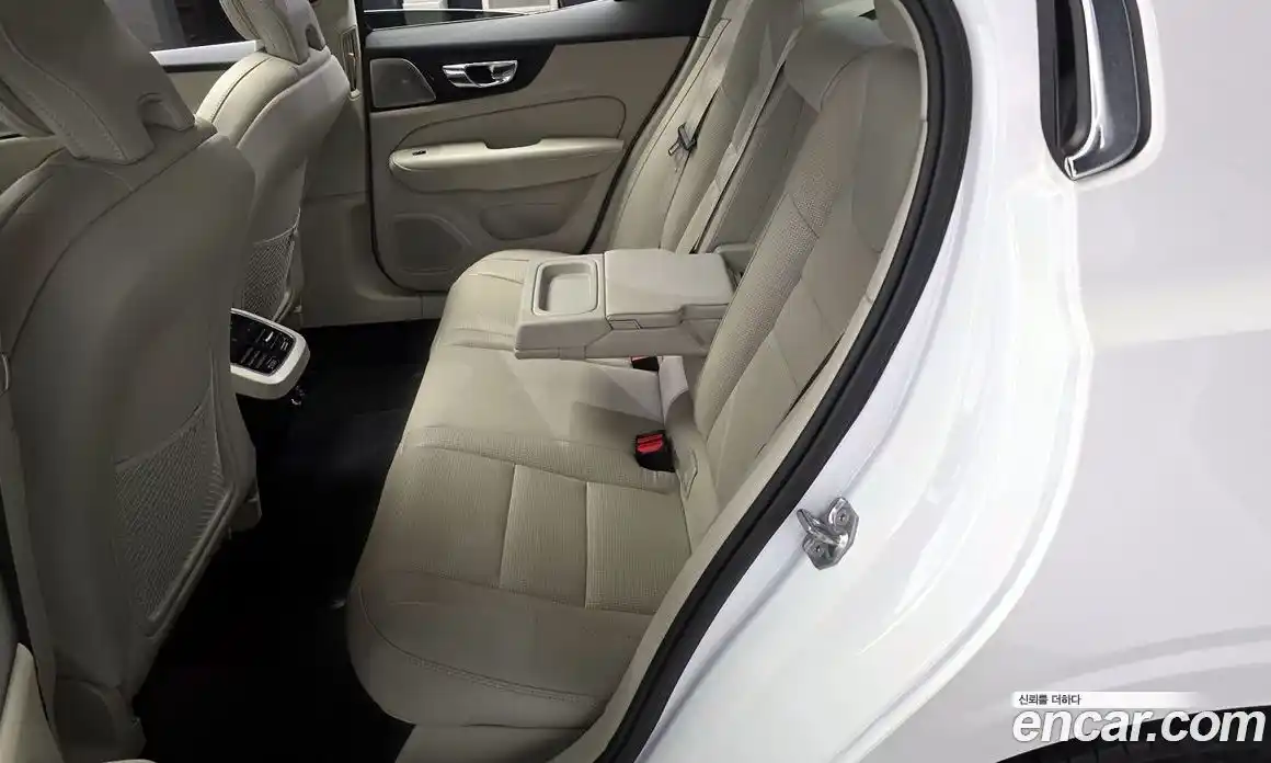 Volvo S60 2020 2.0 автомат (гидро), фото 18