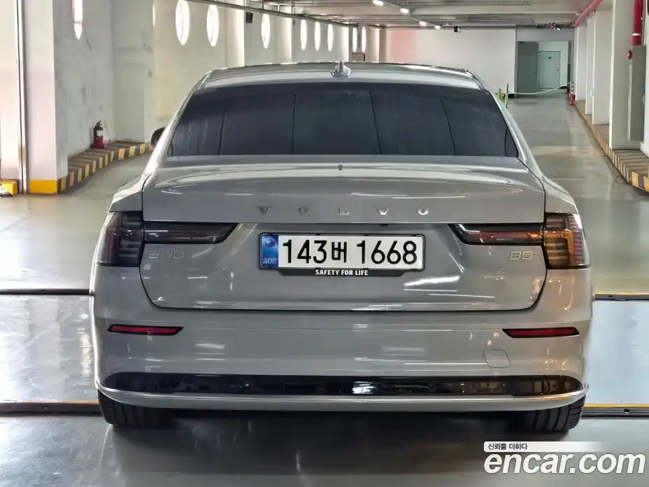 Volvo S90 2026 2.0 автомат (гидро), фото 4
