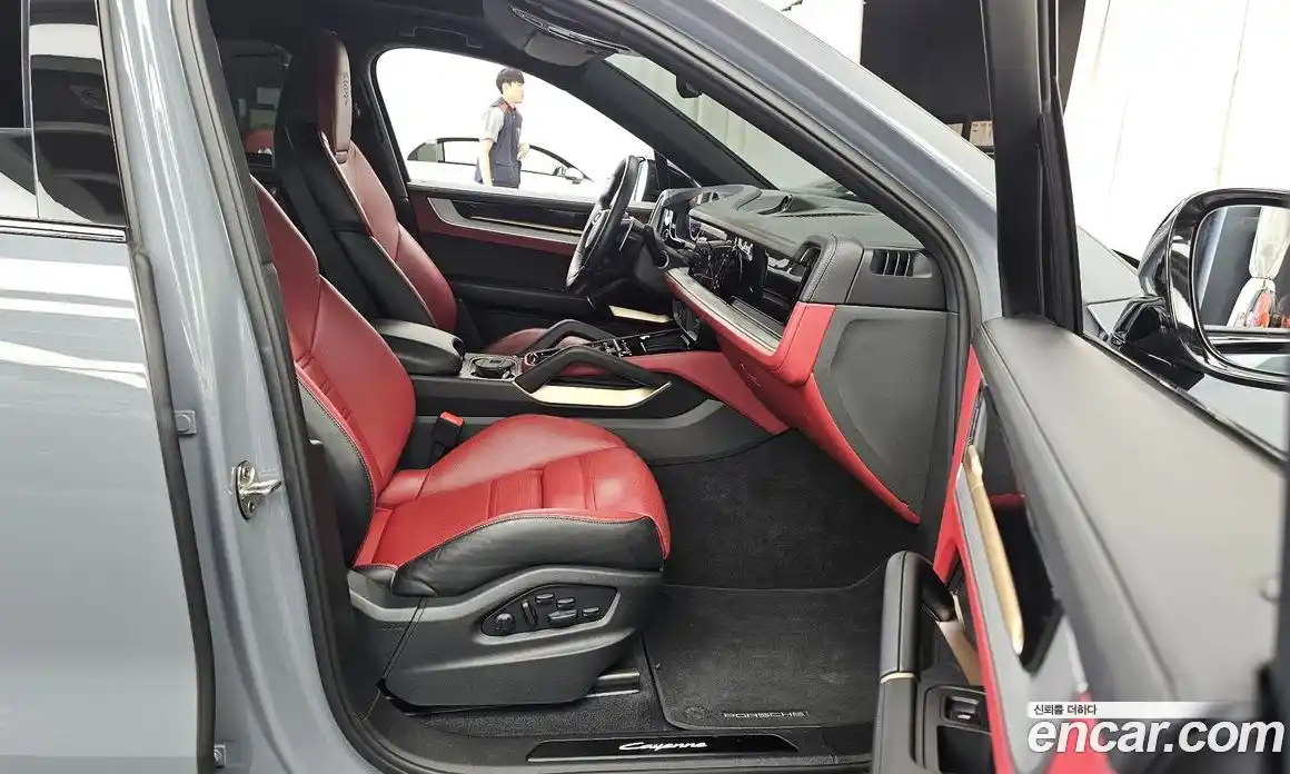 Porsche Cayenne 2023 3.0 автомат (гидро), фото 17