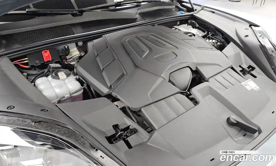 Porsche Cayenne 2023 3.0 автомат (гидро), фото 6