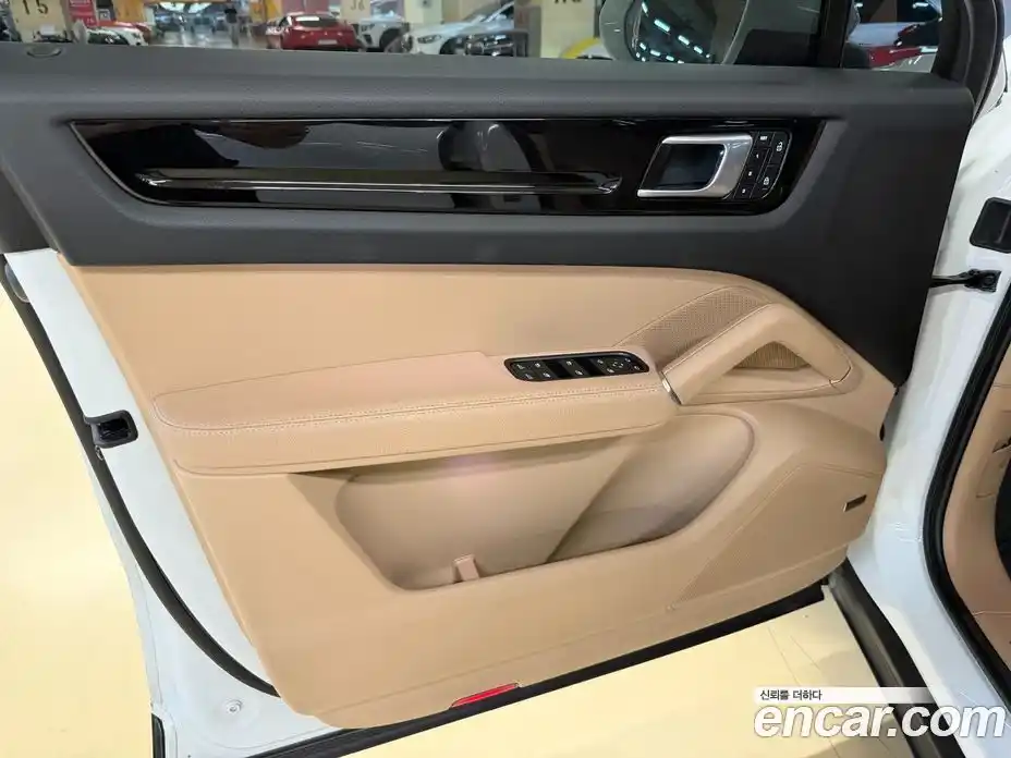 Porsche Cayenne 2023 3.0 автомат (гидро), фото 16