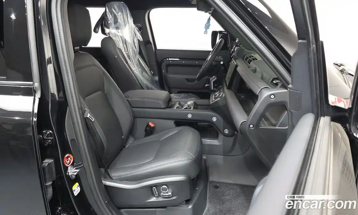 Land Rover Defender 2024 3.0 автомат (гидро), фото 16