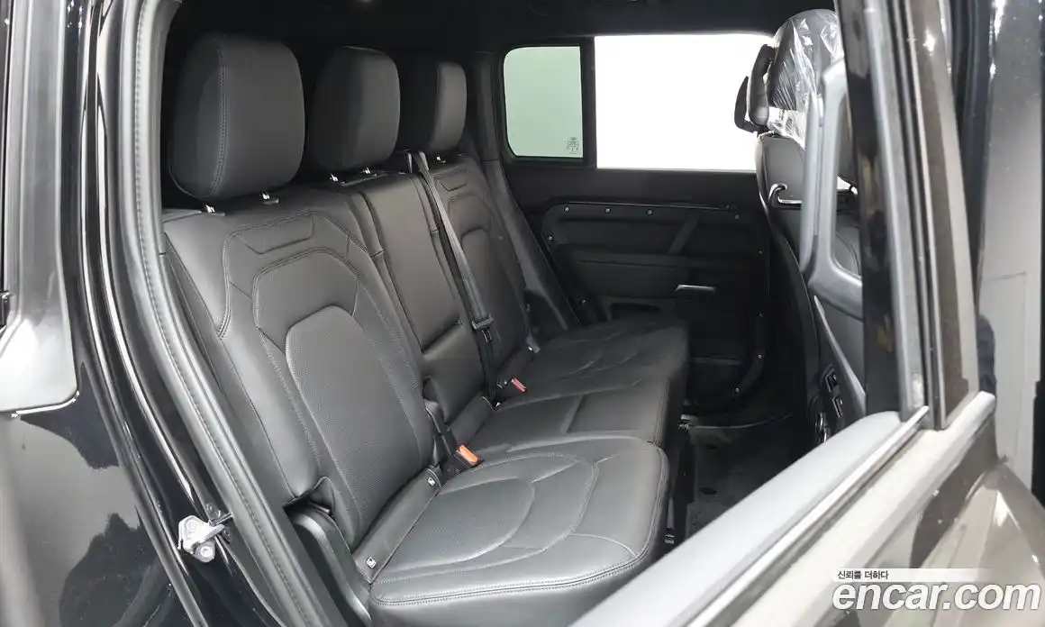Land Rover Defender 2024 3.0 автомат (гидро), фото 17