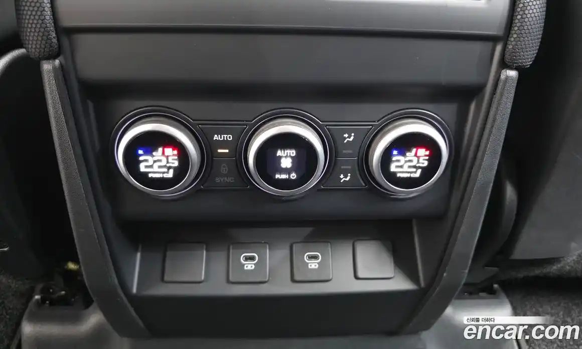 Land Rover Defender 2024 3.0 автомат (гидро), фото 26