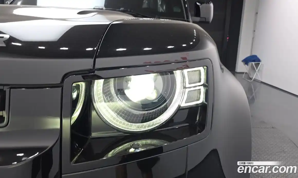 Land Rover Defender 2024 3.0 автомат (гидро), фото 8