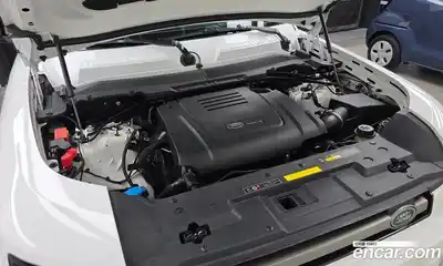 Land Rover Defender 2024 2.0 автомат (гидро), миниатюра 6