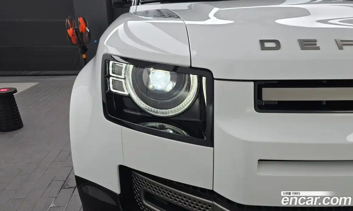 Land Rover Defender 2024 2.0 автомат (гидро), фото 8