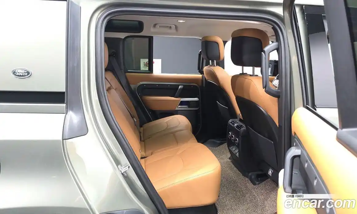 Land Rover Defender 2022 3.0 автомат (гидро), фото 12