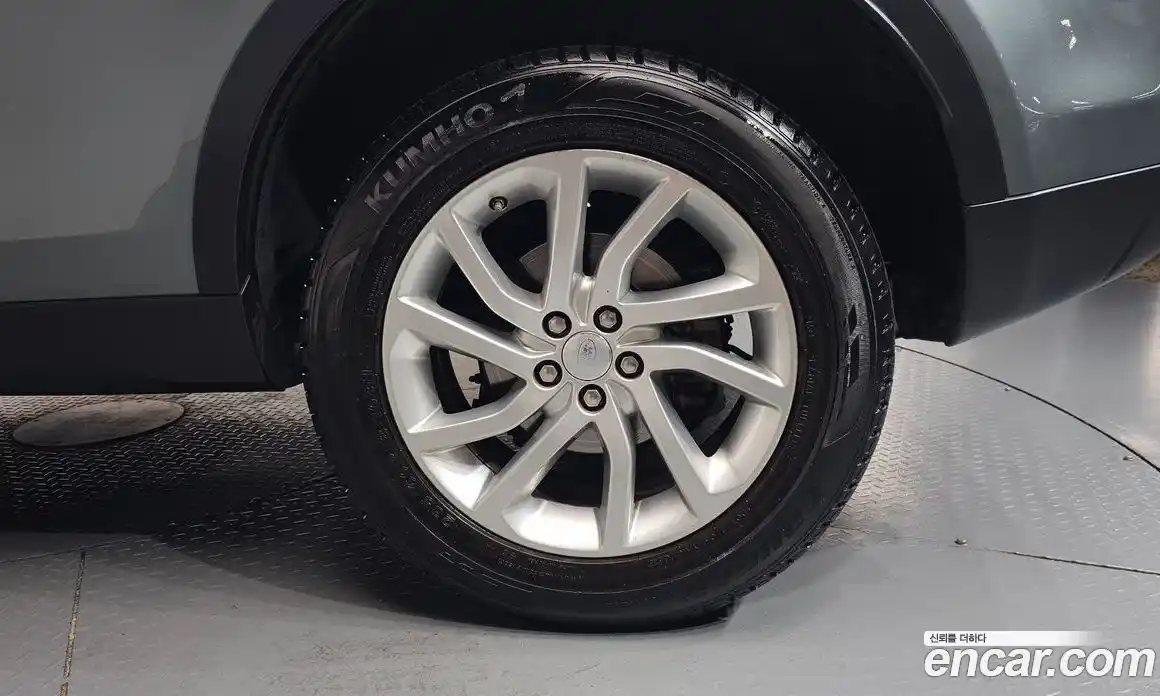 Land Rover Discovery Sport 2018 2.0 автомат (гидро), фото 6