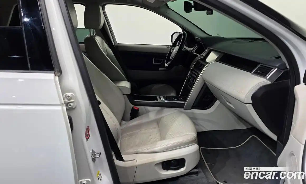 Land Rover Discovery Sport 2017 2.0 автомат (гидро), фото 11
