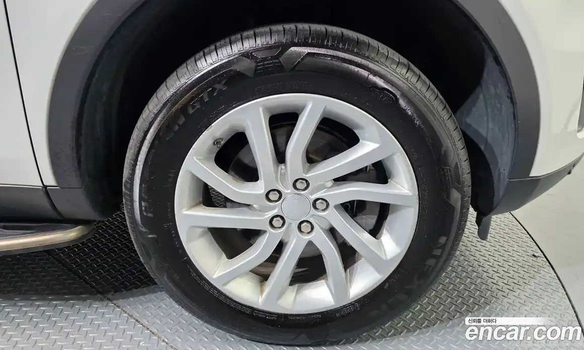 Land Rover Discovery Sport 2017 2.0 автомат (гидро), фото 5