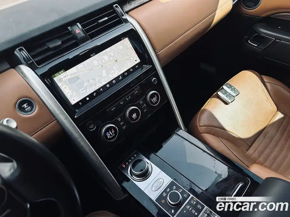 Land Rover Discovery 2017 3.0 автомат (гидро), фото 7