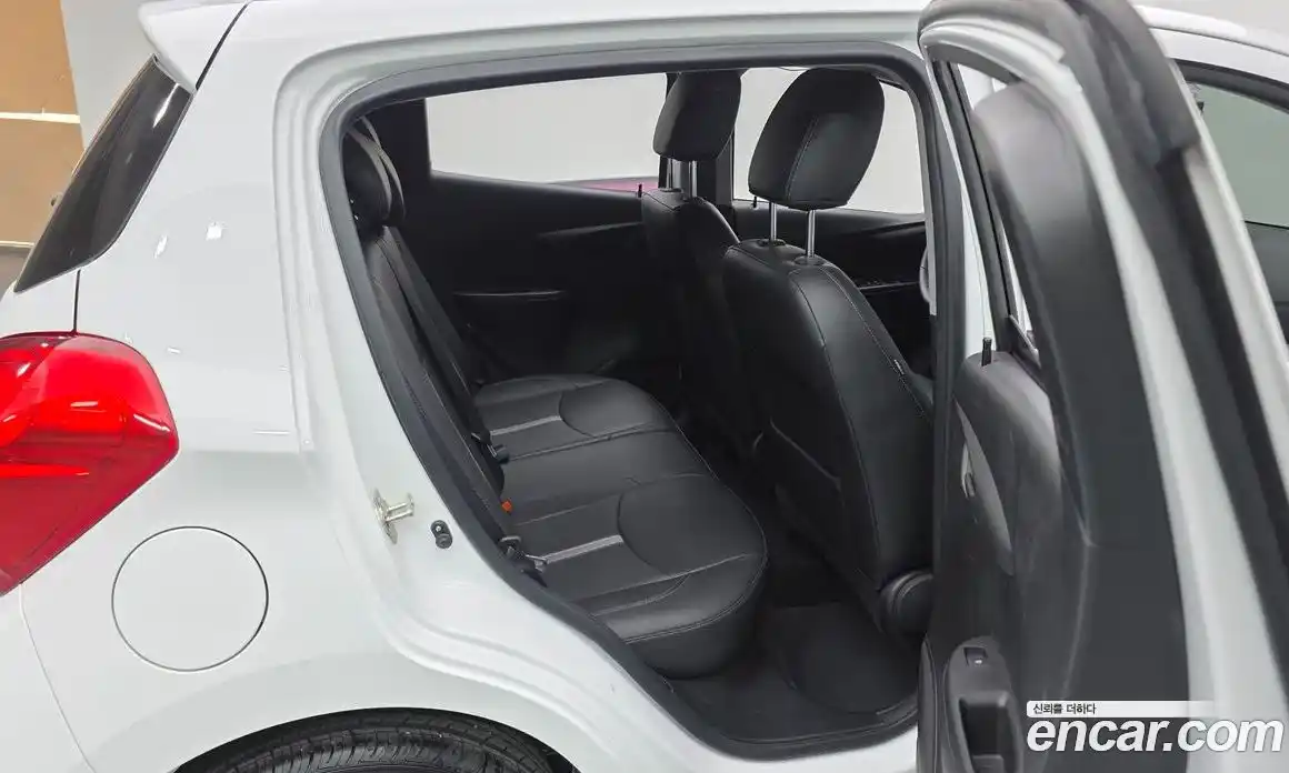 Chevrolet Spark 2020 1.0 автомат (гидро), фото 11