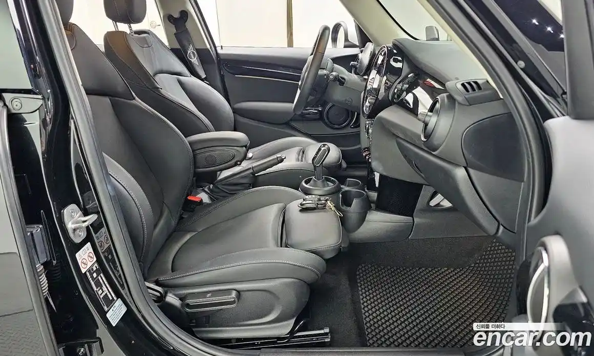 Mini Cooper 2024 1.5 автомат (гидро), фото 17
