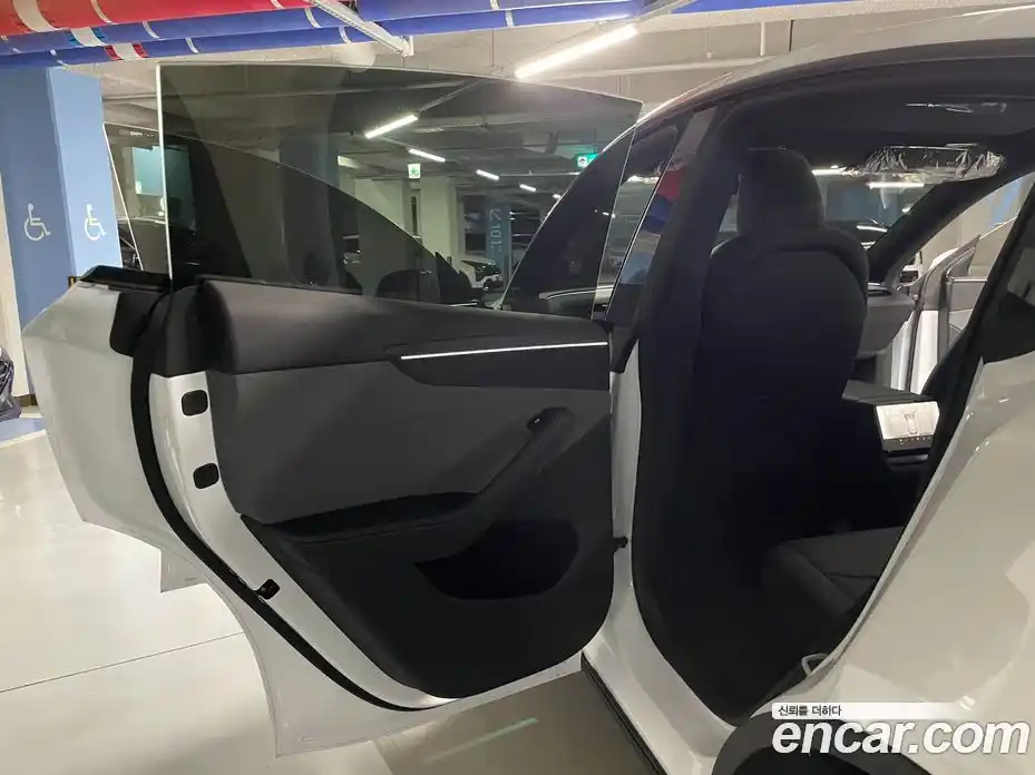 Tesla Model Y 2026 0.2 автомат (гидро), фото 12 Tesla Model Y 2026 0.2 автомат (гидро), фото 12