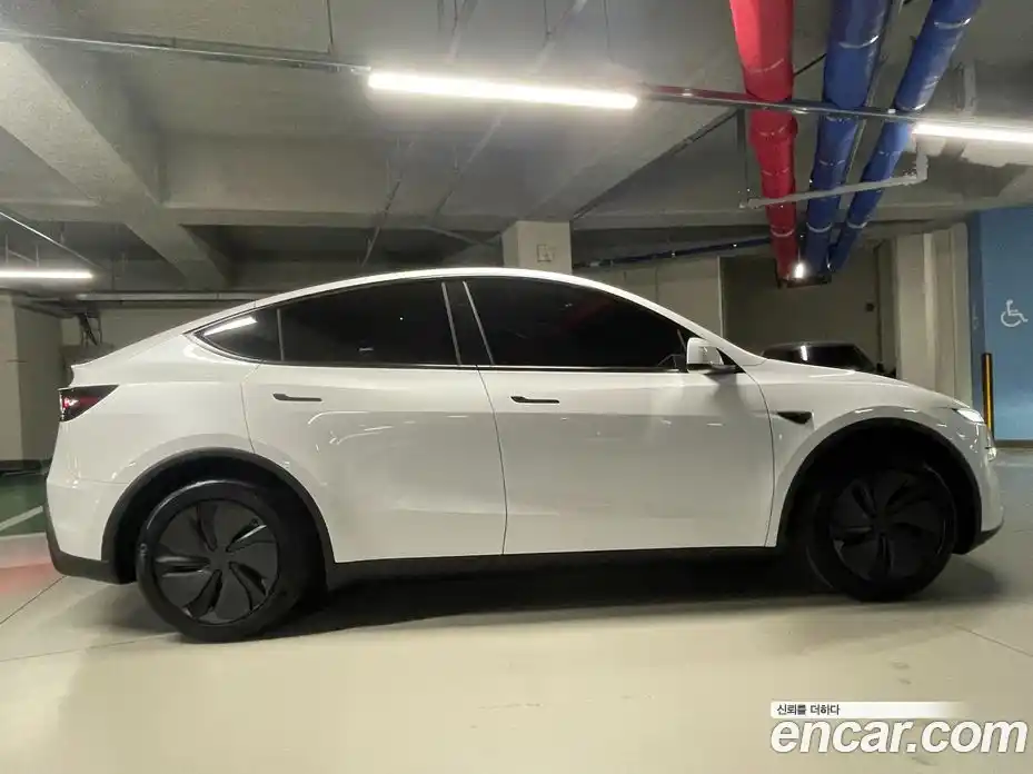 Tesla Model Y 2026 0.2 автомат (гидро), фото 6 Tesla Model Y 2026 0.2 автомат (гидро), фото 6