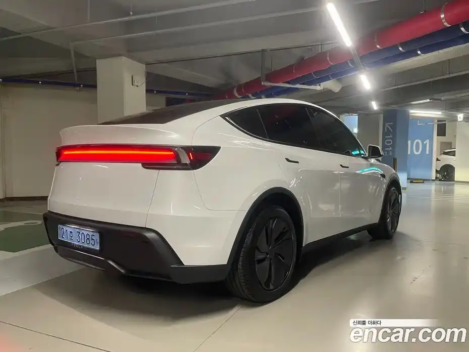 Tesla Model Y 2026 0.2 автомат (гидро), фото 9 Tesla Model Y 2026 0.2 автомат (гидро), фото 9