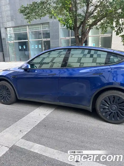 Tesla Model Y 2023 автомат (гидро), фото 4 Tesla Model Y 2023 автомат (гидро), фото 4