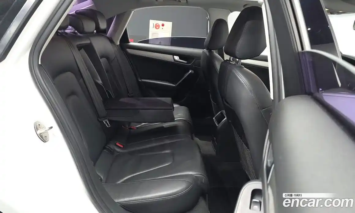 Audi A4 2010 2.0 автомат (гидро), фото 12
