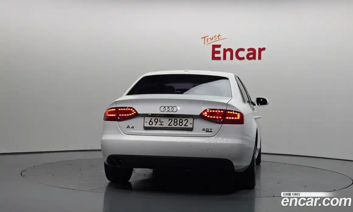 Audi A4 2010 2.0 автомат (гидро), фото 4