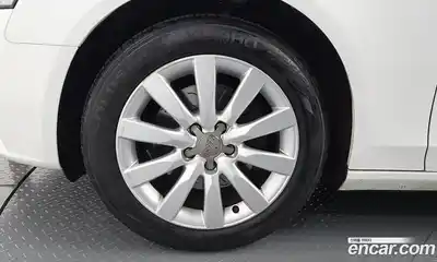 Audi A4 2010 2.0 автомат (гидро), миниатюра 5