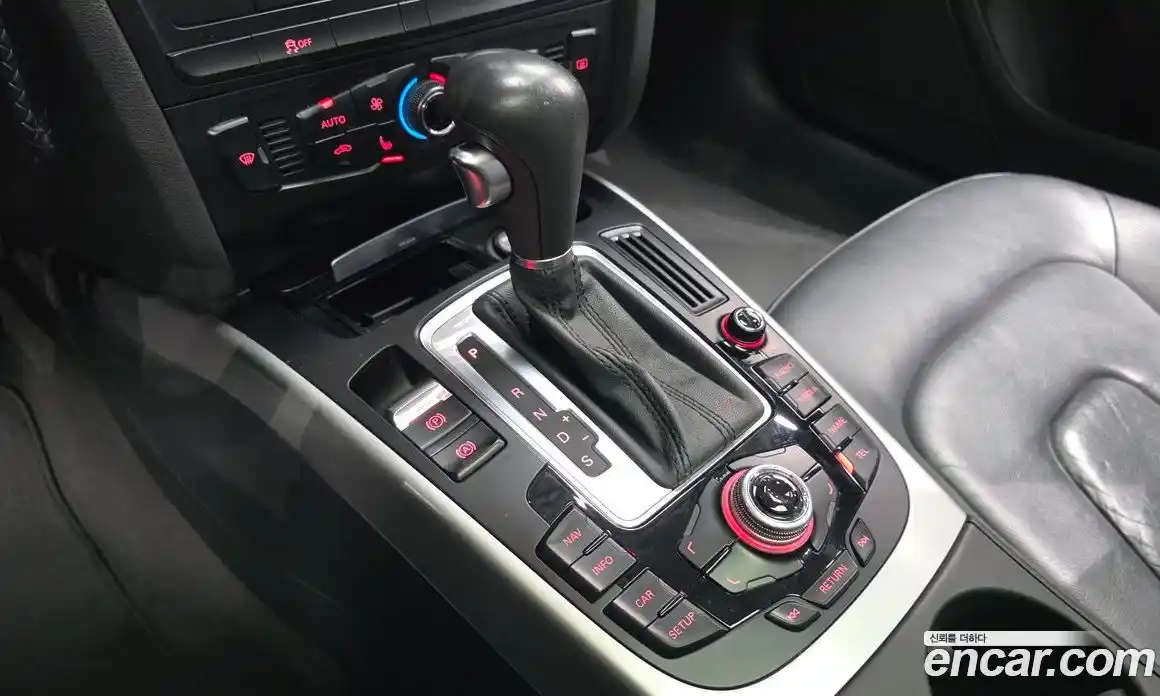 Audi A4 2010 2.0 автомат (гидро), фото 9