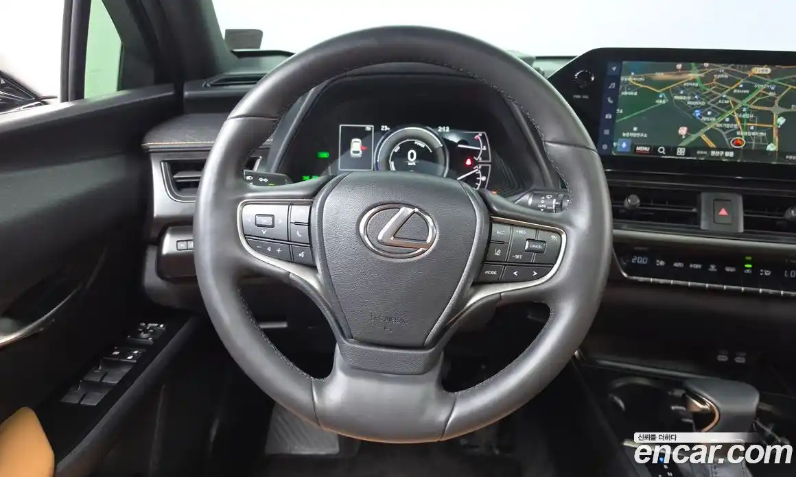 Lexus UX 2024 2.0 автомат (гидро), фото 18 Lexus UX 2024 2.0 автомат (гидро), фото 18