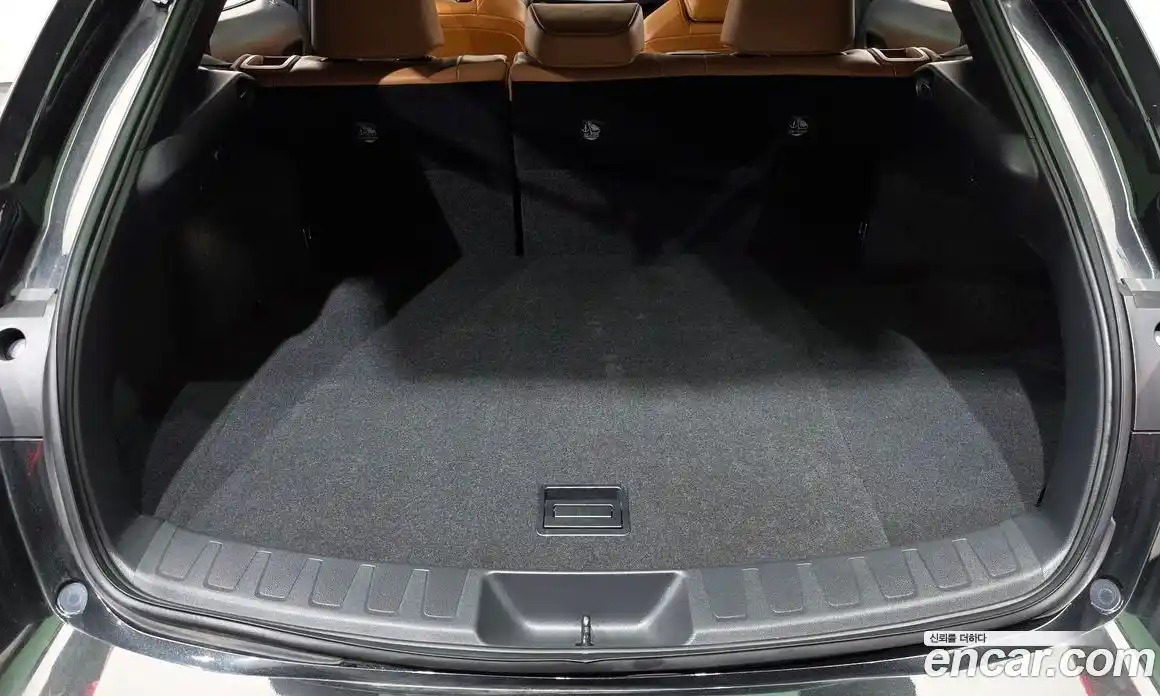 Lexus UX 2024 2.0 автомат (гидро), фото 25 Lexus UX 2024 2.0 автомат (гидро), фото 25