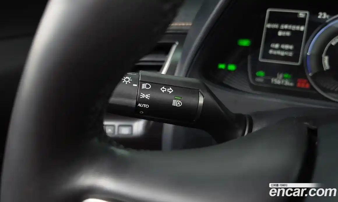 Lexus UX 2024 2.0 автомат (гидро), фото 30 Lexus UX 2024 2.0 автомат (гидро), фото 30