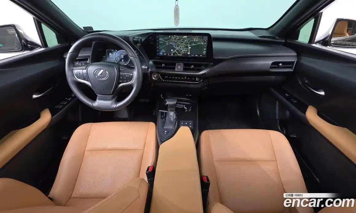 Lexus UX 2024 2.0 автомат (гидро), фото 10 Lexus UX 2024 2.0 автомат (гидро), фото 10