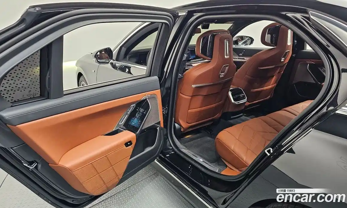 BMW 7 серия 2025 3.0 автомат (гидро), фото 25
