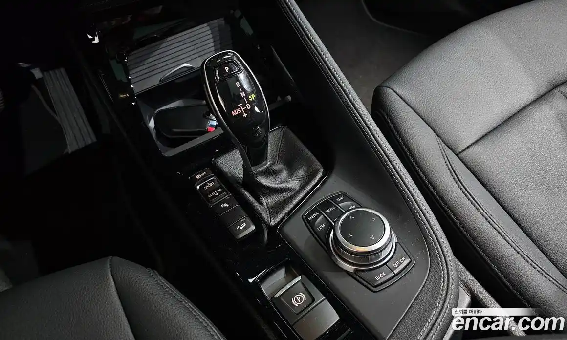 BMW X1 2022 2.0 автомат (гидро), фото 11