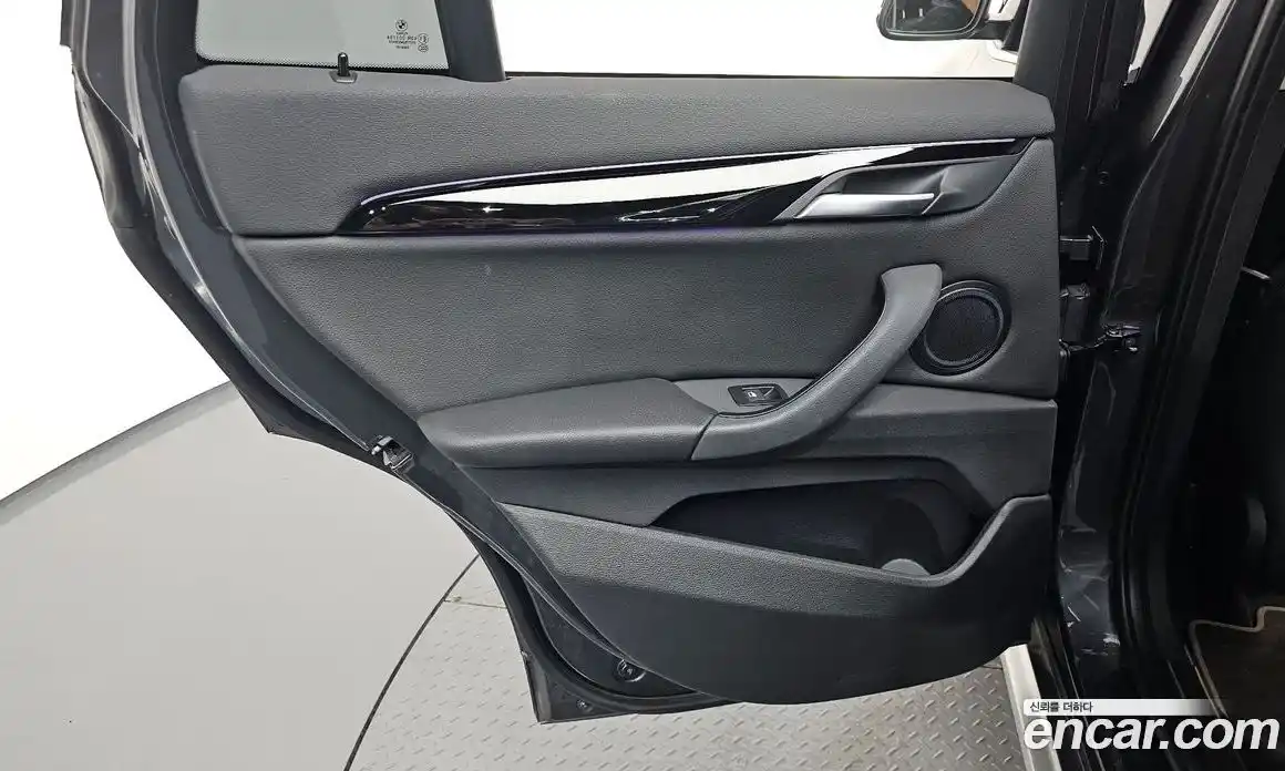 BMW X1 2022 2.0 автомат (гидро), фото 14