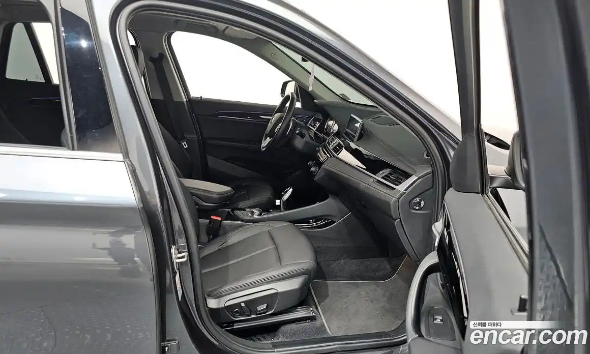 BMW X1 2022 2.0 автомат (гидро), фото 15