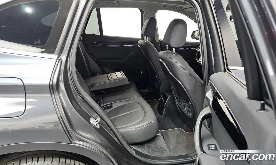 BMW X1 2022 2.0 автомат (гидро), фото 16