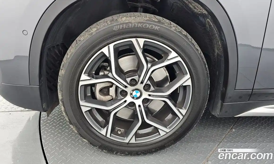 BMW X1 2022 2.0 автомат (гидро), фото 4